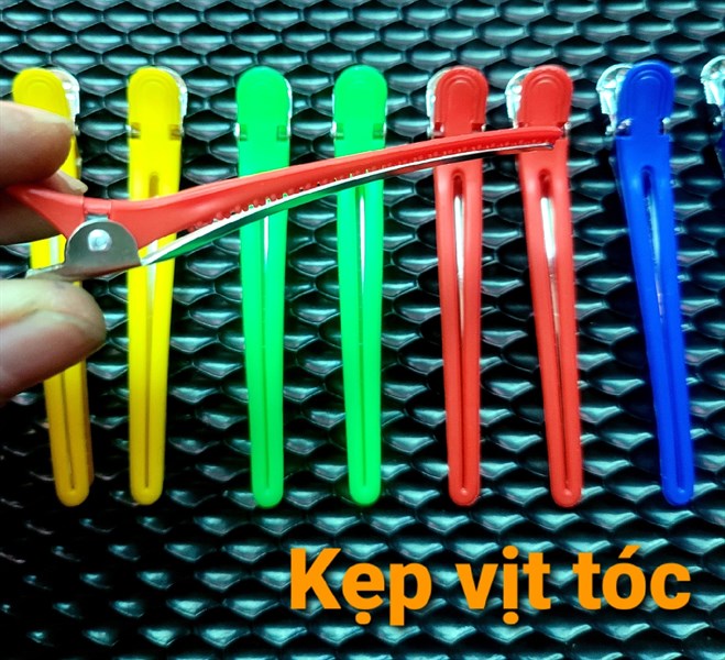 Kẹp vịt cắt tóc